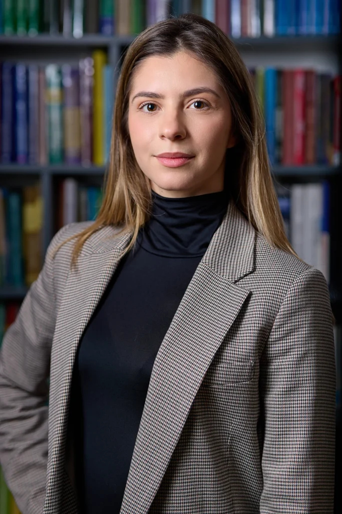 Darina Biserinska - Associate