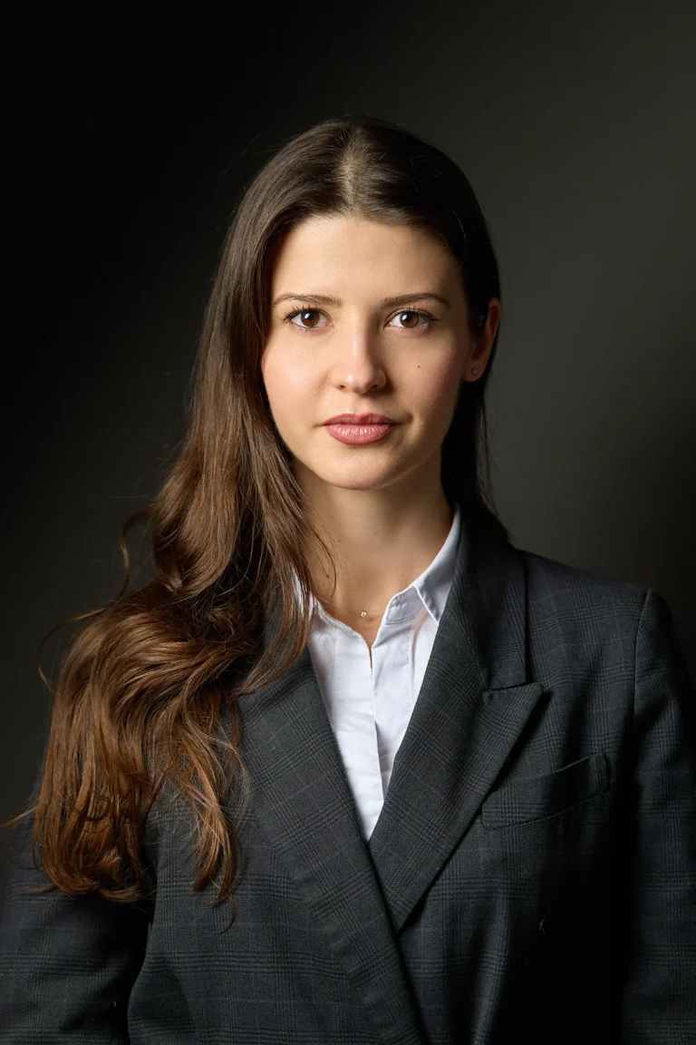 Mariya Gigova - Associate
